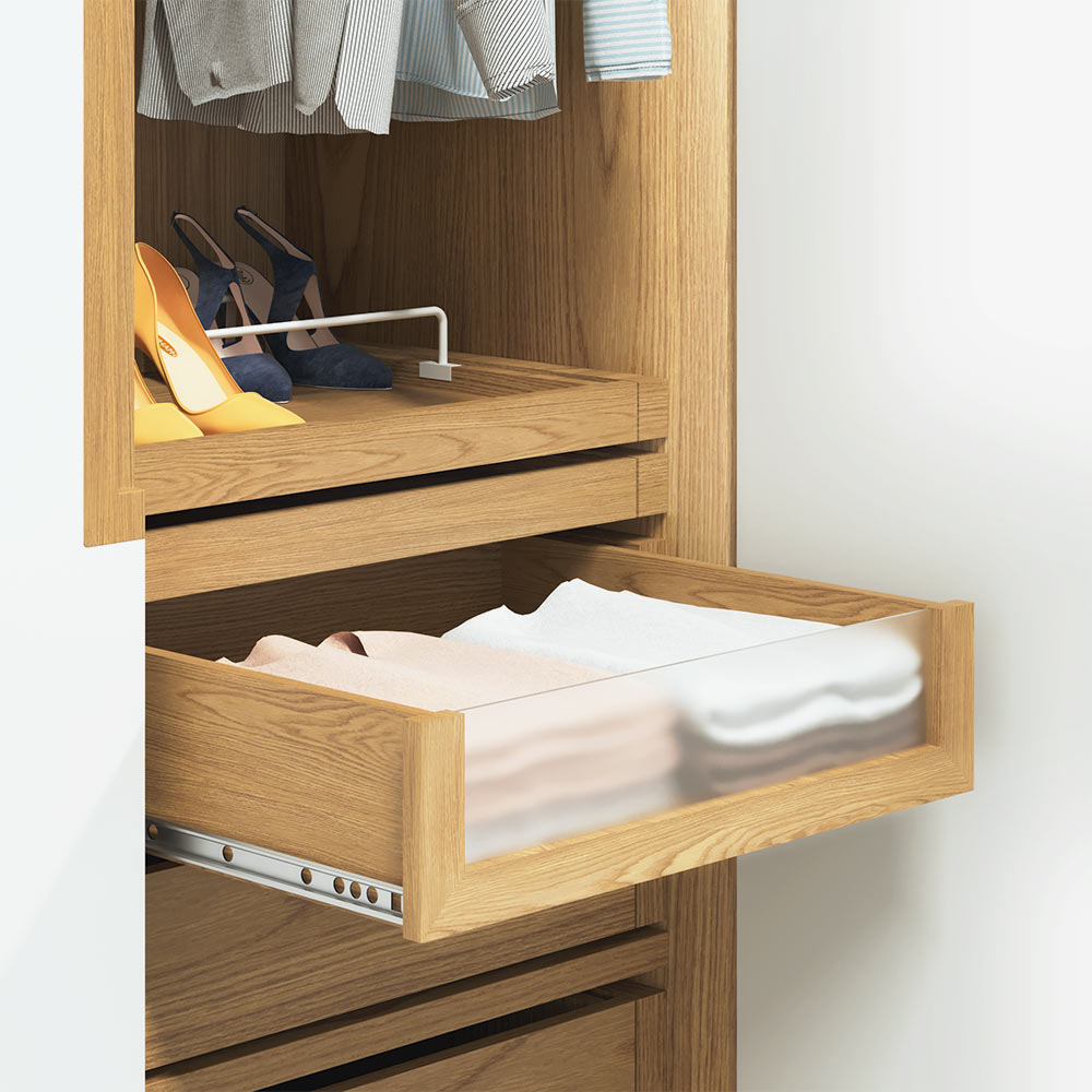 LYNE Kleiderschrank Detail der Schublade in Eiche mit Glasfront von MYCS